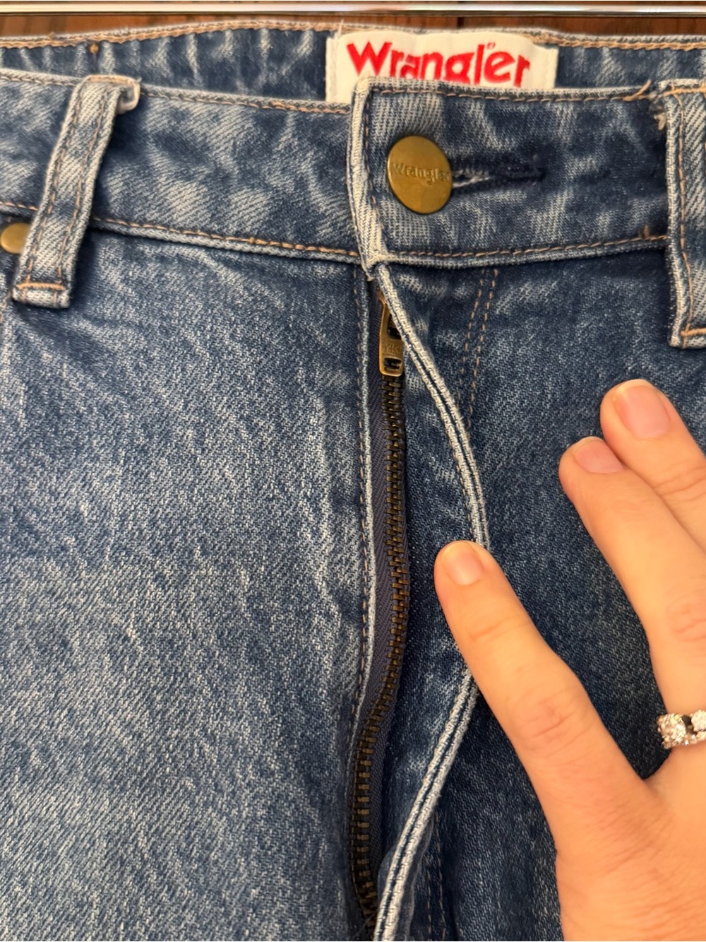 Urban Outfitters Wrangler Drew High-Waisted Straight Leg Jean Size 26 - Picture 6 of 9